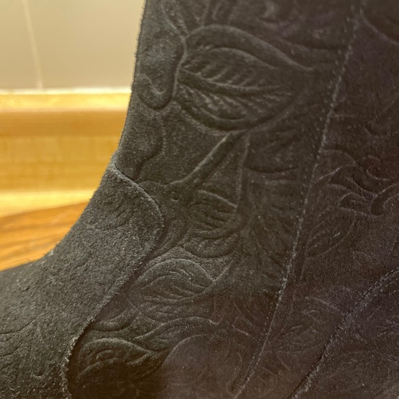 Roxy Rojas Suede Floral Embossed Boots Black Size 7.5 - Picture 8 of 9